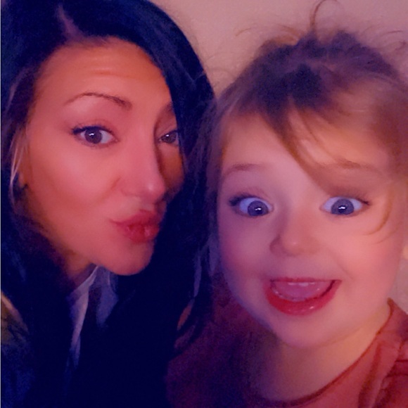 Meet your Posher, Rachel - Picture 2 of 13